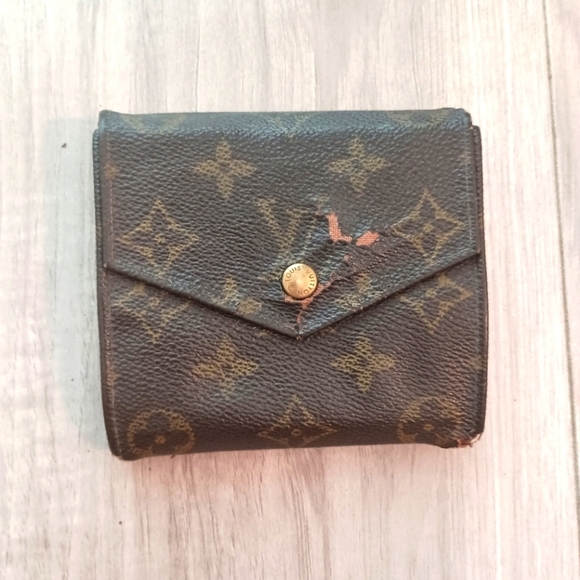 Louis Vuitton Handbags - Authentic Louis Vuitton Bifold Wallet